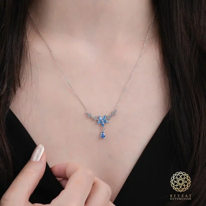 Blue Nergis Çiçeği Kolye