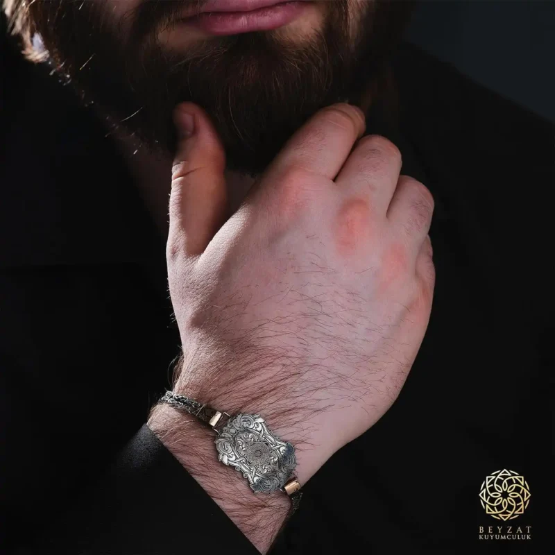 Gravür ve İnşirah İşlemeli Gümüş Erkek Bileklik Modeli