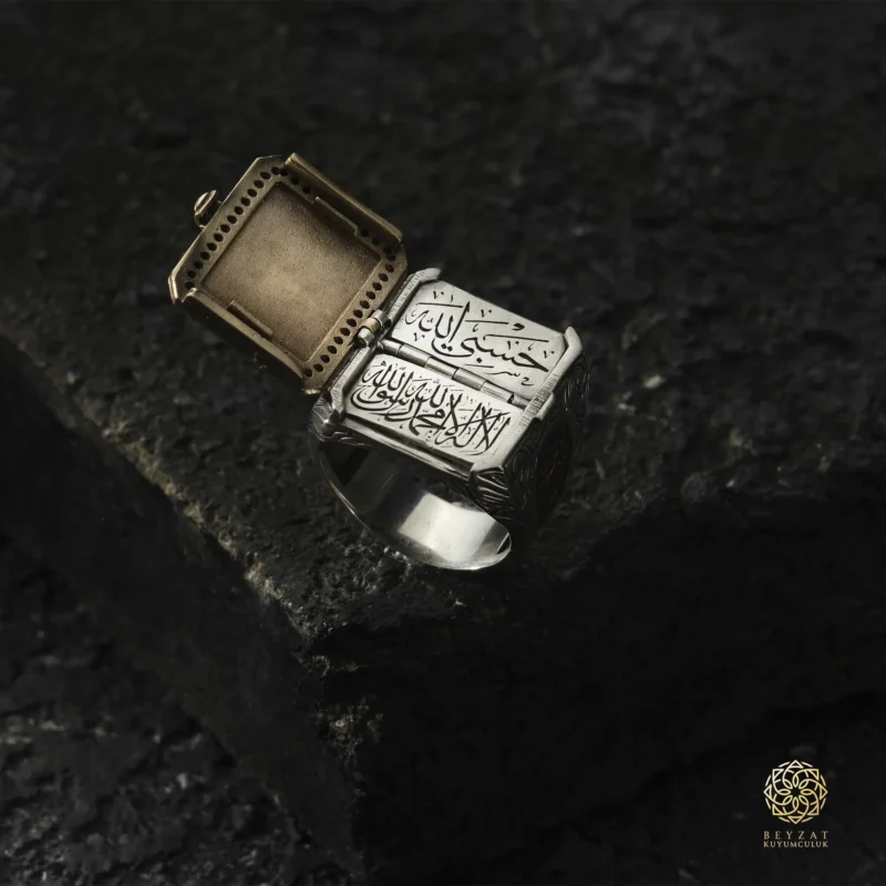 BEYZAT 2025 NISAN23633 copy Hasbiyallah Kapaklı Gümüş Erkek Yüzük