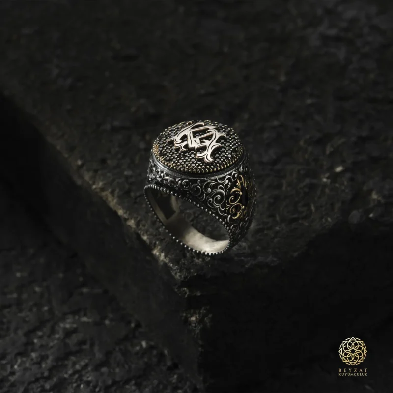 BEYZAT 2025 NISAN23701 copy Siyah Mikro Taşlı Harfli Gümüş Yüzük