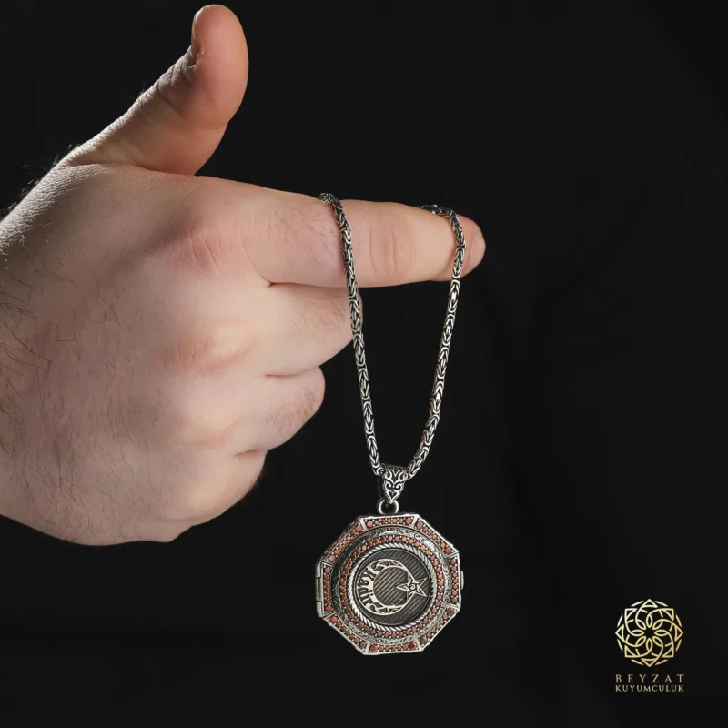 BEYZAT 2025 NISAN24620 copy Ay Yıldızlı Kapaklı Gümüş Madalyon Kolye