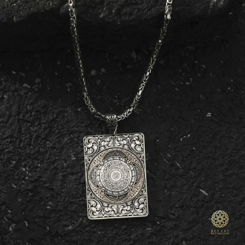 BEYZAT 2025 NISAN23524 copy İsimli Dualı Gümüş Madalyon Kolye