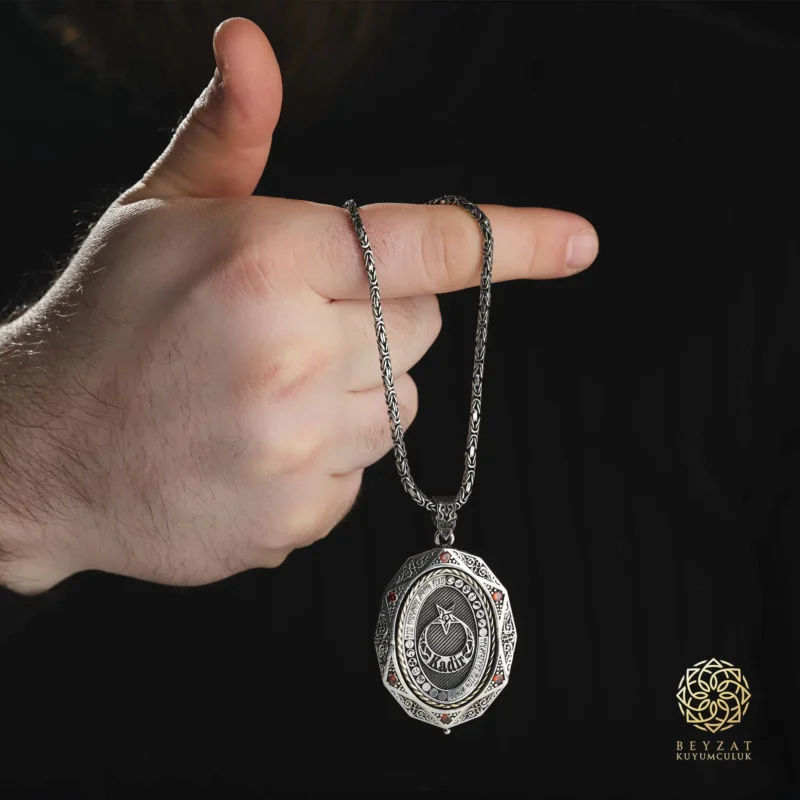 BEYZAT 2025 NISAN24576 copy Ay Yıldız Detaylı Kişiye Özel Gümüş Madalyon Kolye